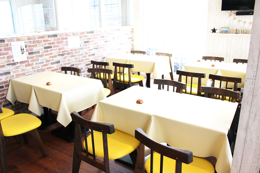 Pluscafe(プラスカフェ)さま店内