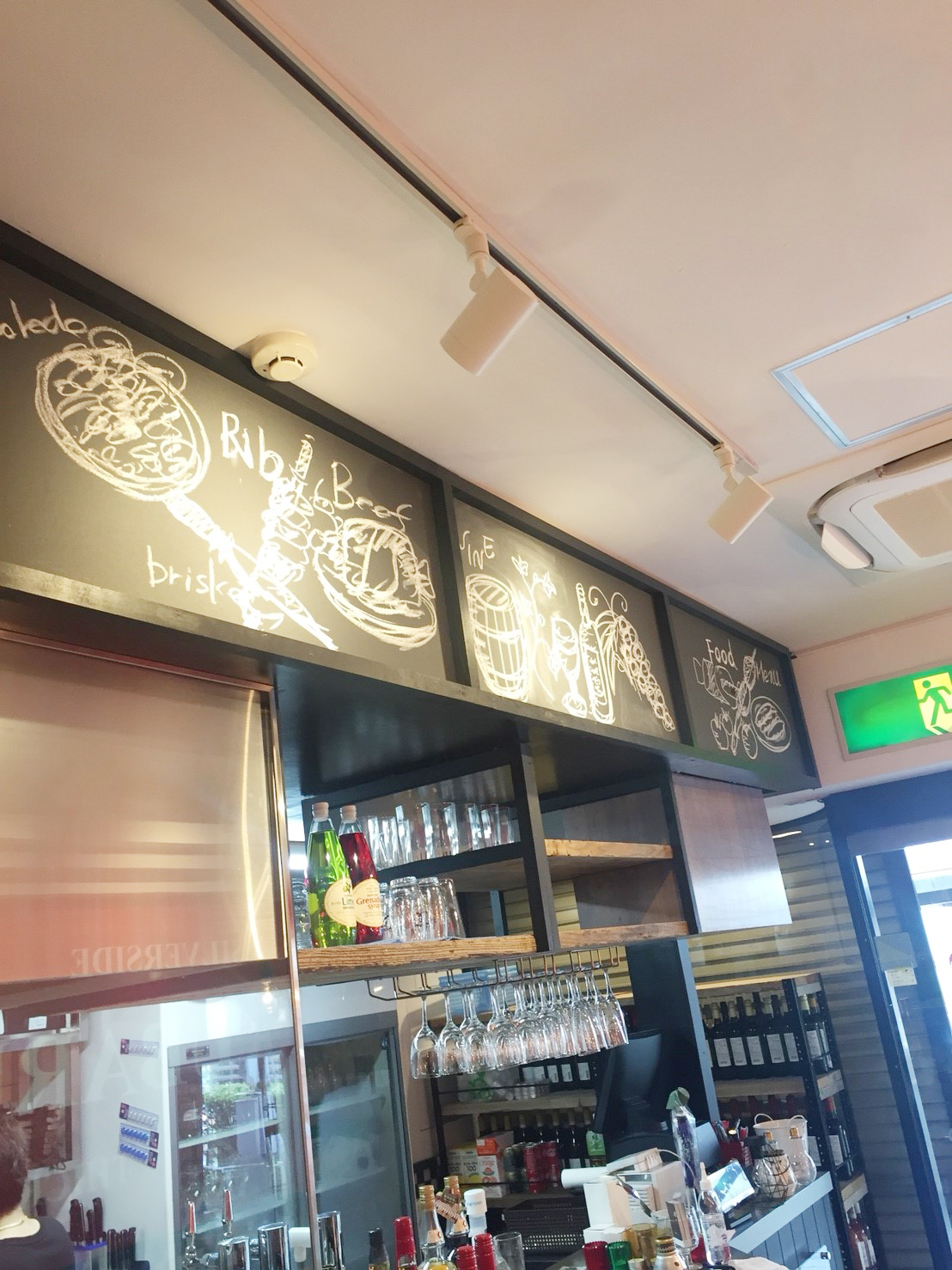 店内のチョークアート