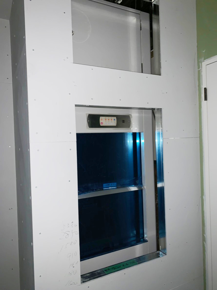 建物2階には点検口を設けます
