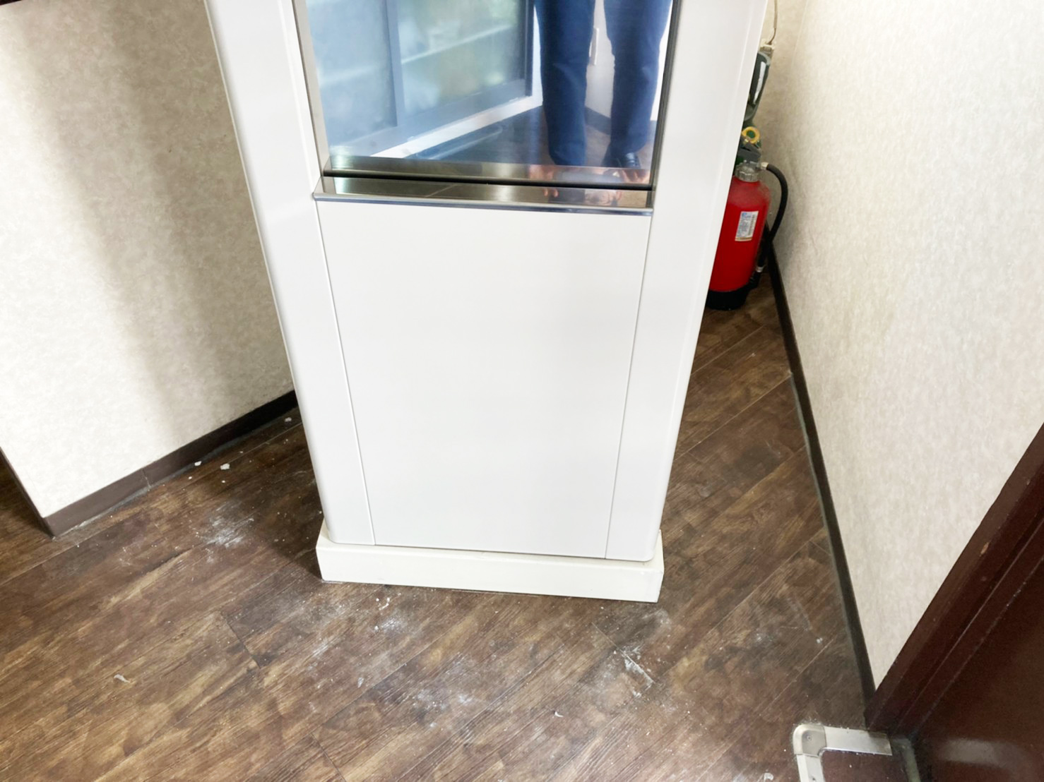 今回も、無事に小荷物専用昇降機を設置することができました